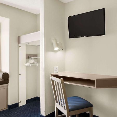 Microtel Inn By Wyndham Louisville East Extérieur photo