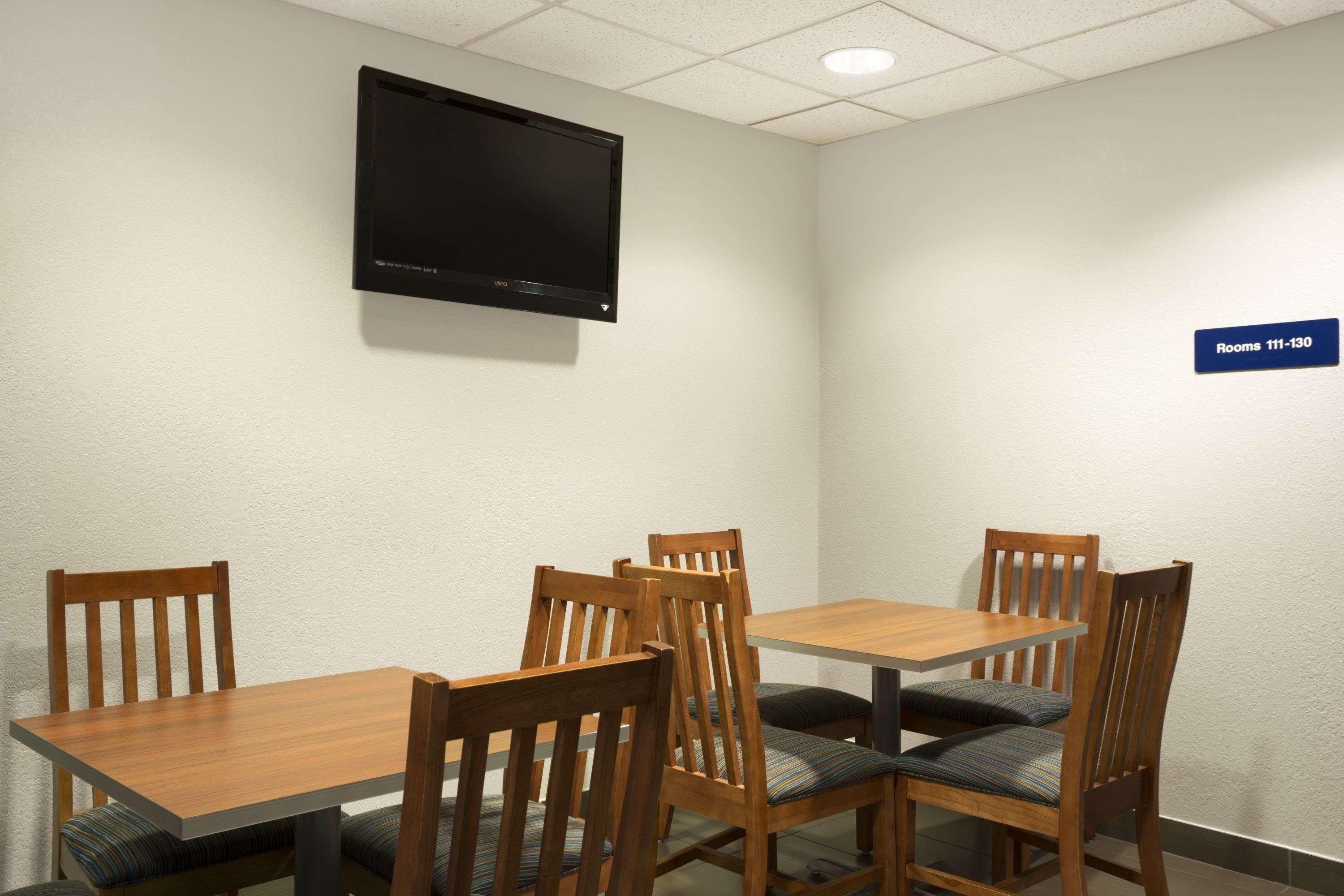 Microtel Inn By Wyndham Louisville East Extérieur photo