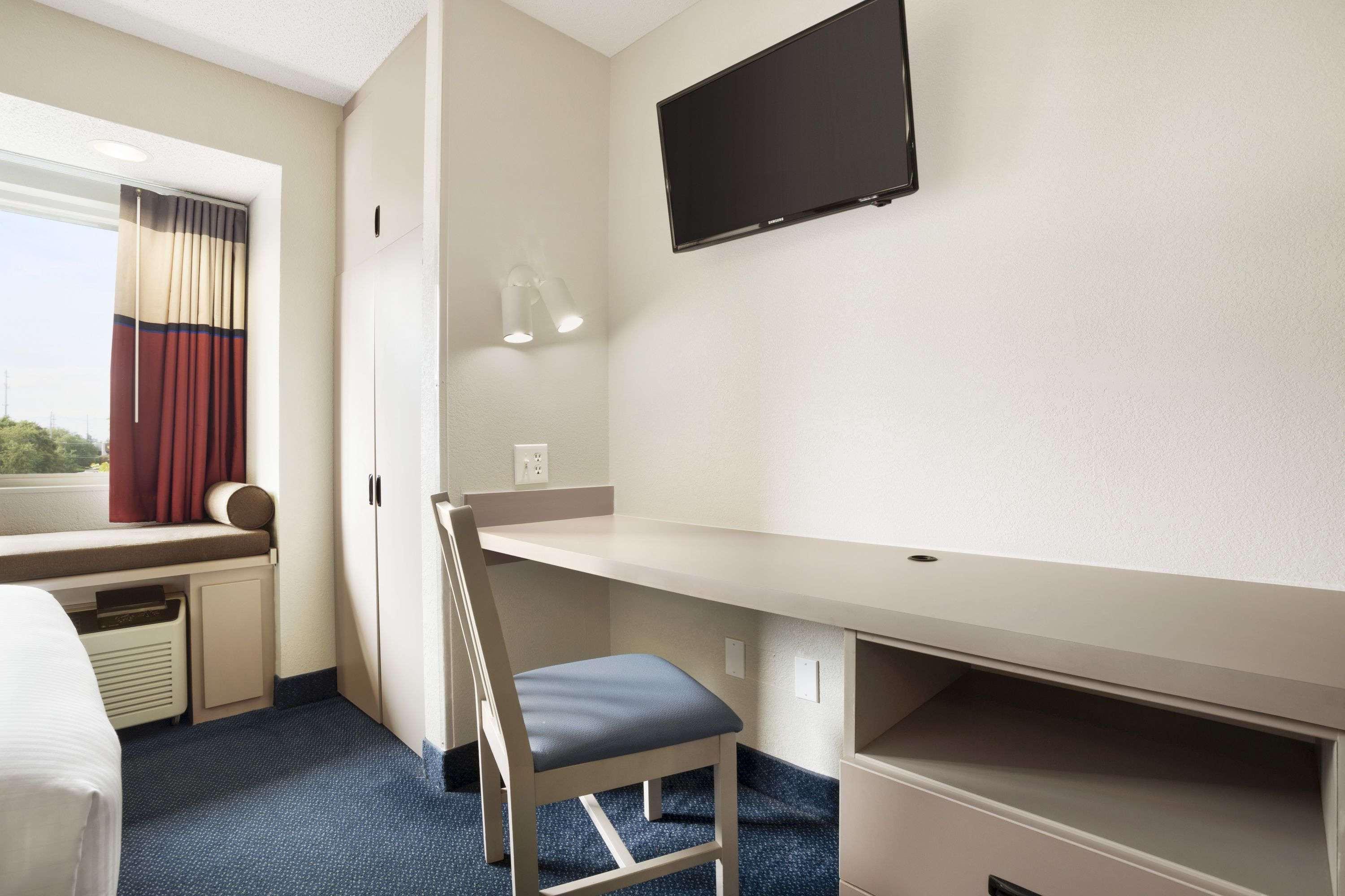 Microtel Inn By Wyndham Louisville East Extérieur photo