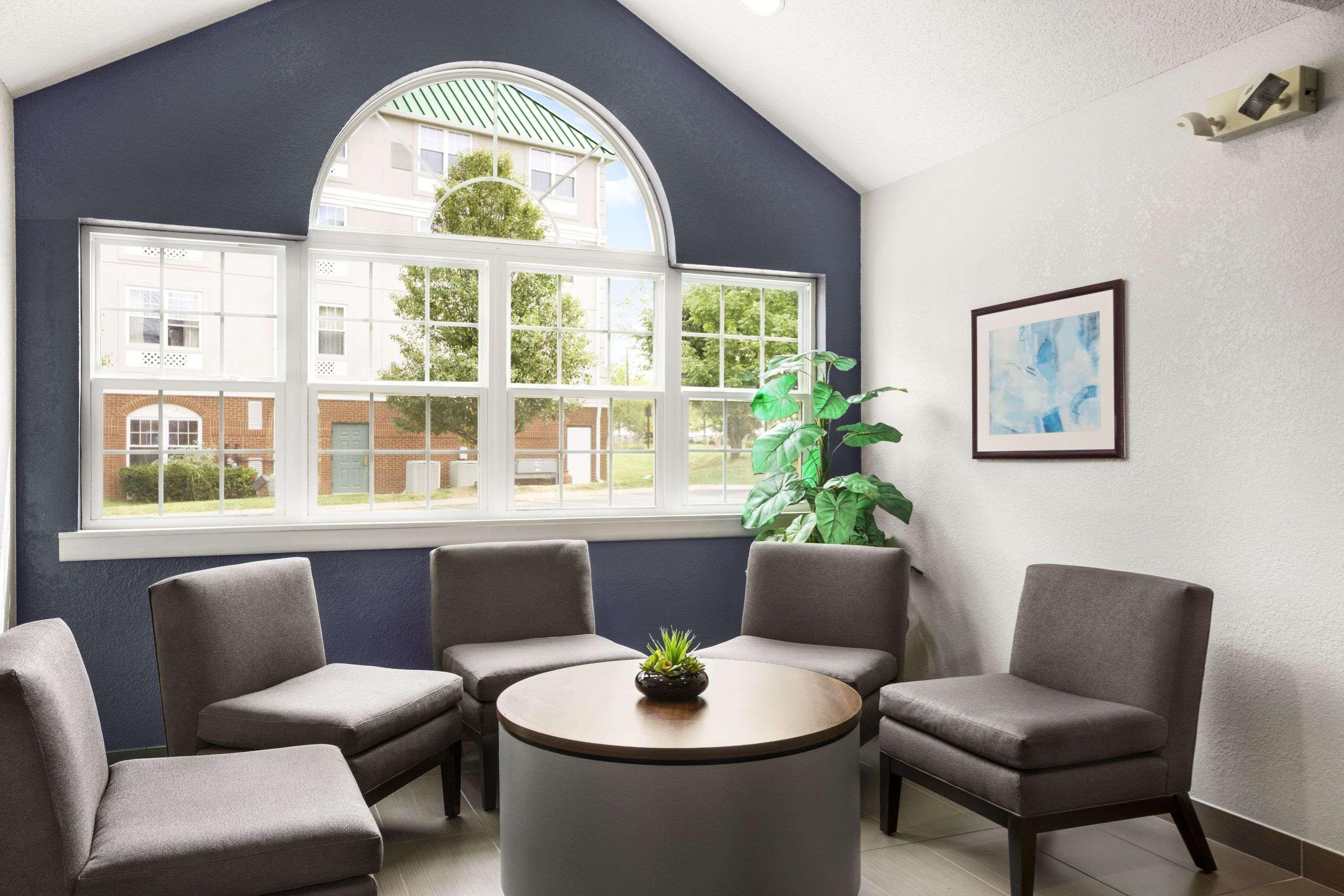 Microtel Inn By Wyndham Louisville East Extérieur photo