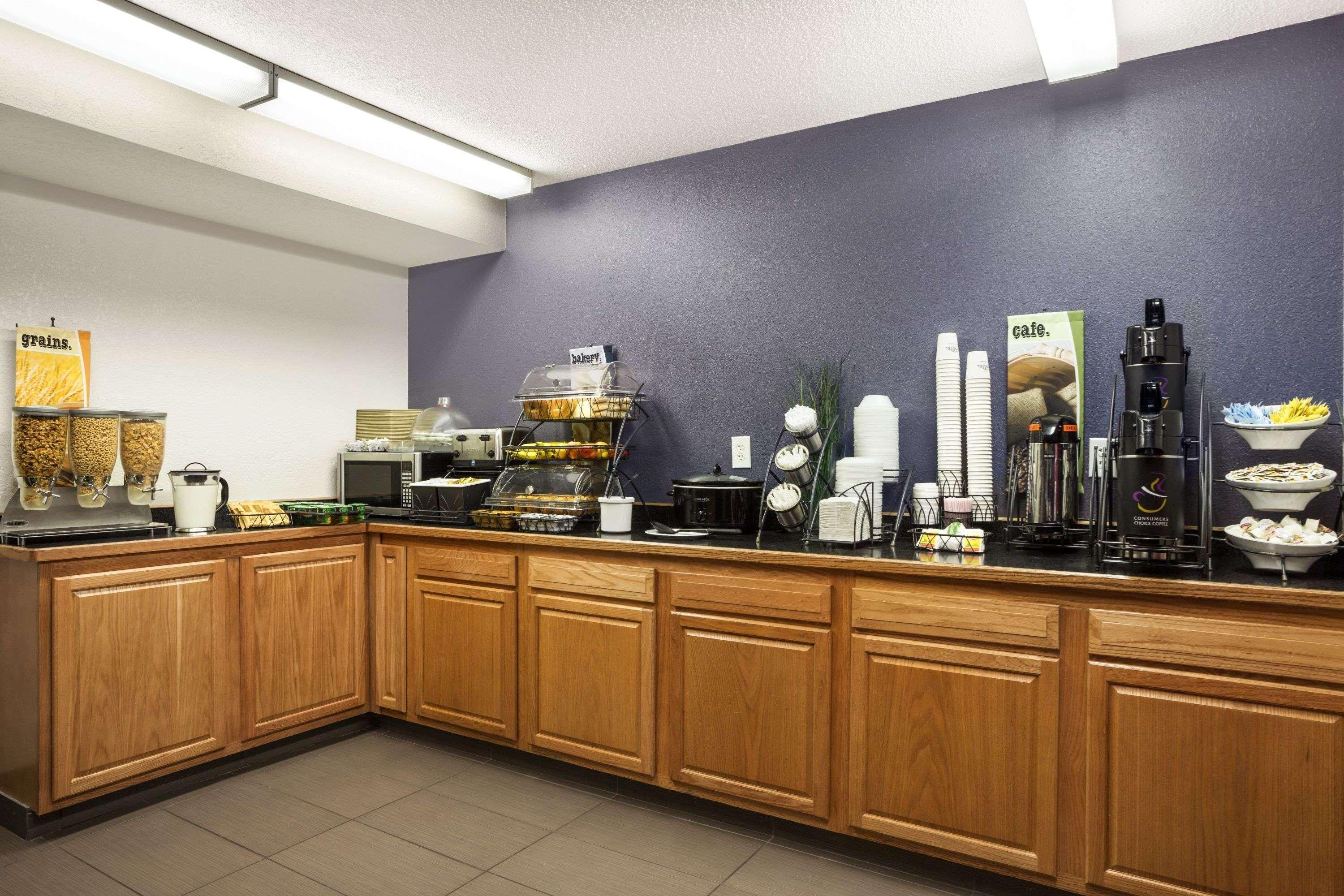 Microtel Inn By Wyndham Louisville East Extérieur photo